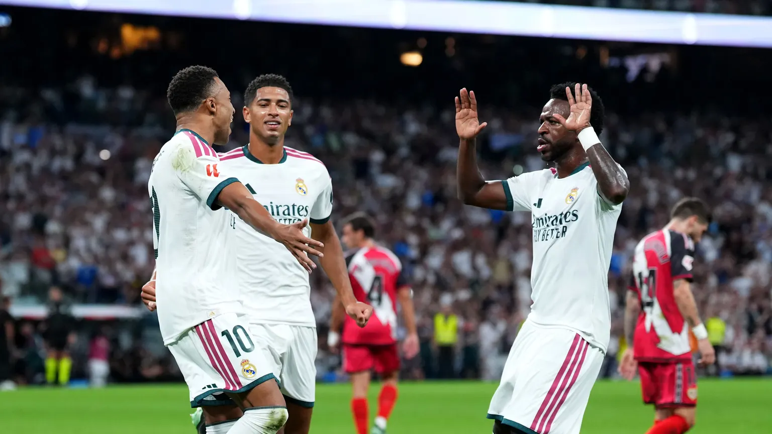 صورة مرافقة للخبر: مبابي وفينيسيوس.. صداع مزمن يطارد مورينيو في ريال مدريد