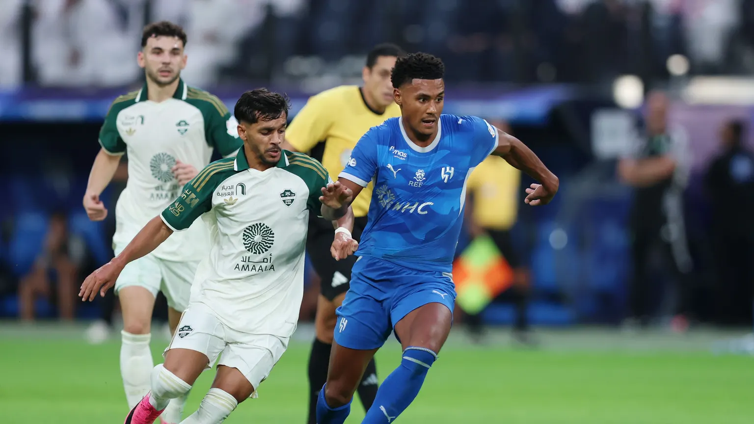 صورة مرافقة للخبر: بعد الهمامي.. الهلال يستهدف نجم السعودية في خليجي 27.. والأهلي الضحية