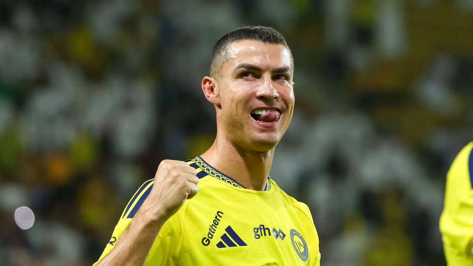 صورة مرافقة للخبر: "للعظماء فقط".. وشاح النصر يضع رونالدو في قلوب الجماهير