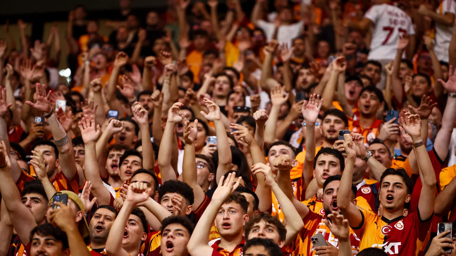 صورة مرافقة للخبر: "مرحبًا بكم في الجحيم".. 131 ديسيبل من الصخب تنتظر برشلونة في إسطنبول