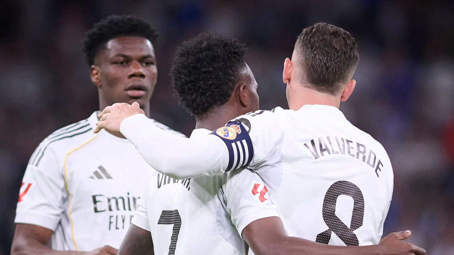 صورة مرافقة للخبر: غضب عارم في ريال مدريد من مفارقة طرد فينيسيوس وتجاهل واقعة فالفيردي