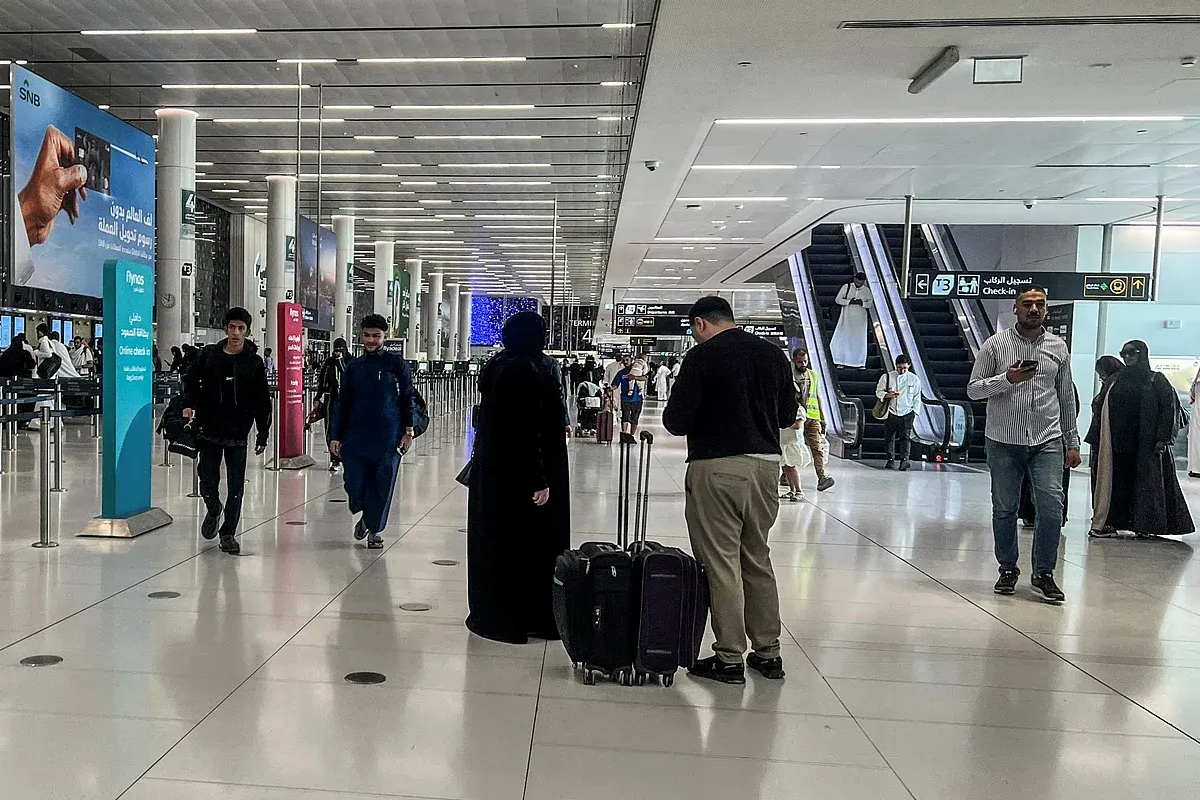 Image accompanying: Saudi Arabia suspends Riyadh airport operations after fresh attack; injuries reported