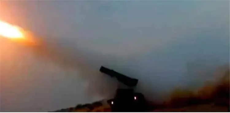 صورة مرافقة للخبر: استشهاد قائد مدفعية اللواء السابع واثنين من أفراده في جبهة الحجرية جنوبي تعز