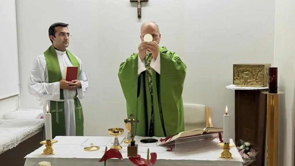 Image accompanying: Pope Leo XIV celebrates mass in hospital while recovering from lung cancer operation