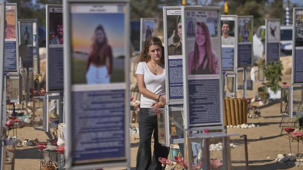 صورة مرافقة للخبر: "آثاره لا تزال متواصلة"... هجوم 7 أكتوبر "أحدث تحولات عميقة وممتدة في النسيج الاجتماعي الإسرائيلي"