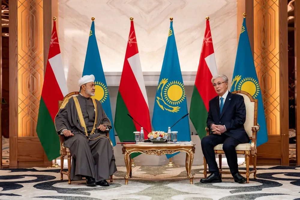 صورة مرافقة للخبر: سلطنة عُمان وكازاخستان تؤكّدان على الإمكانات الكبيرة لزيادة حجم التبادل التجاري وتوسيع نطاق السلع المتبادلة