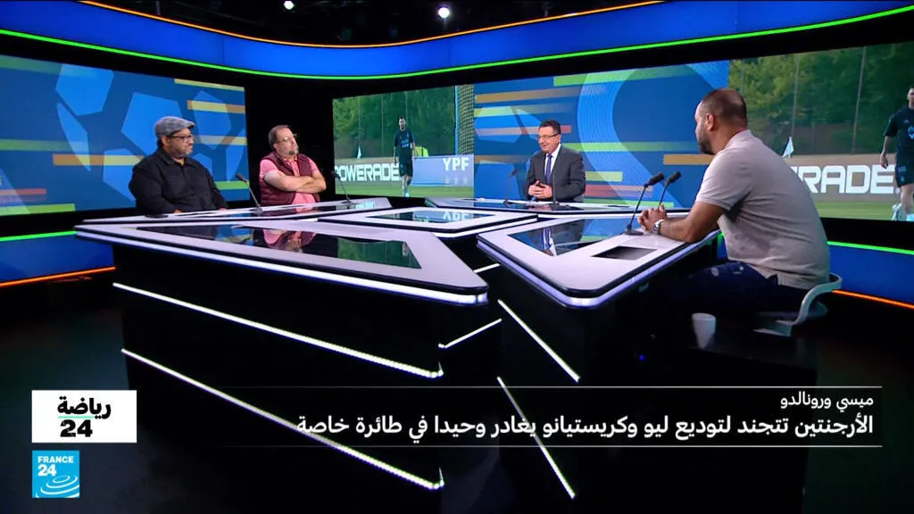 صورة مرافقة للخبر: ميسي ورونالدو: أسطورتان ومسيرتان استثنائيتان.. بين وداع يليق بالتاريخ وأزمة تثير الجدل